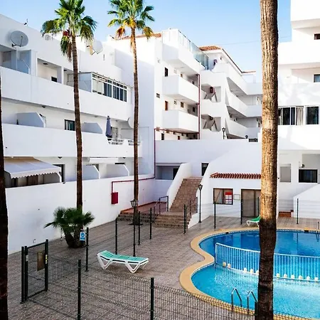 Americas Apartment *